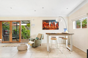 Quirky Marrickville 1-Bed with Courtyard by Shops, Sydney